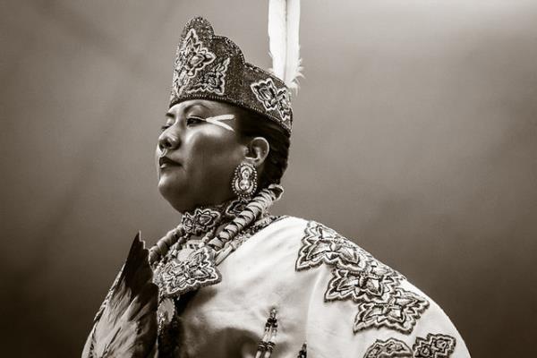 6.   Donovan Shortey / Via navajophotography.org