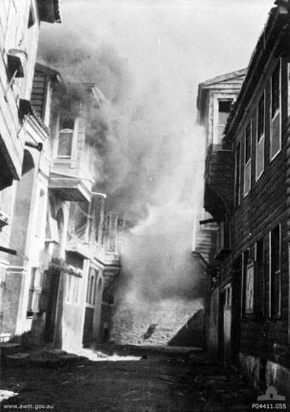 Fransz ve ngiliz gemileri tarafndan bombalanan anakkale yerleimleri