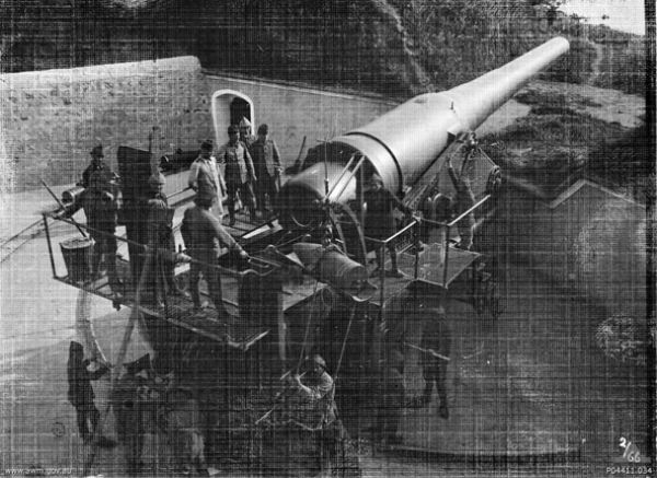 Boaz koruyan 35cm'lik dev bataryalar