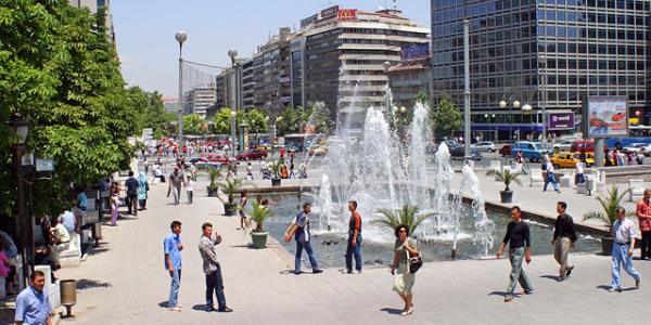 <P>Ankara&#8217;daki yerel seim sonularn tahmin iin Konsensus, Ankara&#8217;da 2000 kiiyle grt. Bu kiilerin 1018&#8217;i kadn, 982&#8217;si ise erkek.</P>