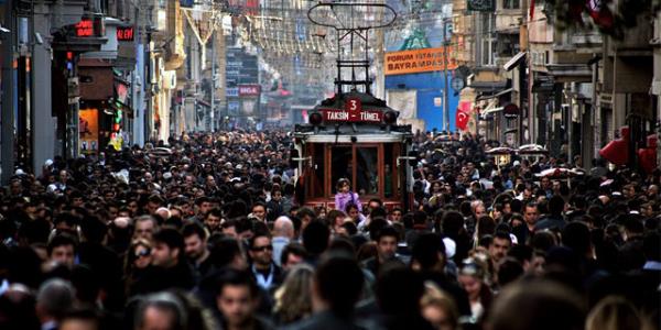 <P><B>STANBUL</B></P>  <P>stanbul&#8217;un seim sonularn tahmin iin Konsensus 2 bin 4 kiiyle grt. Bu kiilerin 1025&#8217;i kadn, 979&#8217;u ise erkek.</P>