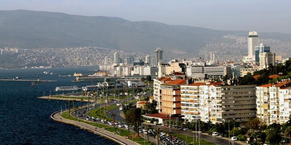 <P>zmir&#8217;in 30 ilesinden 21&#8217;i kesin olarak CHP&#8217;de kalacak gibi grnrken,  AK Parti 1 olan ile belediye bakanl saysn 3&#8217;e karyor. 6  ilede ise yar ortada.</P>