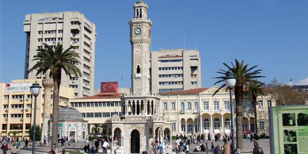 <B></B><P><B>ZMR</B></P>  <P>Konsensus, zmir&#8217;de 2014 yerel seimlerinde kimin ipi nde gsleyeceini tahmin edebilmek iin 2001 kiiyle grt. Grlen kiilerin 1011&#8217;i kadn, 990&#8217; ise erkek.</P>