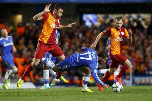 Drogba Londra'ya eski takm Chelsea'nin man izlemeye gitmi.
