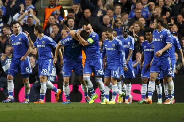 Drogba'nn yerine bizim Webo olsa cidden daha iyi. En azndan kendini verirdi adam. Drogba'nn umrunda deil ma...