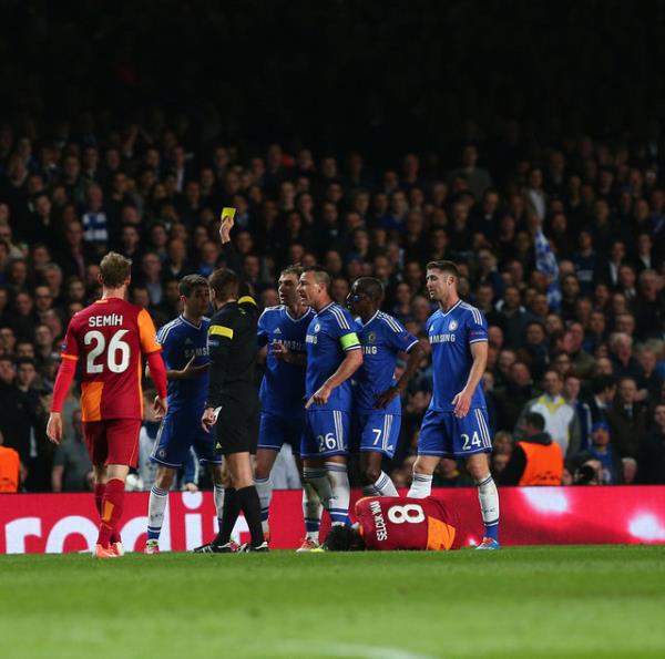 Cikar Drogba'yi zzet'i al. ngilizler Drogba'yi alkislasin. Jubilesini de yapmis olur.