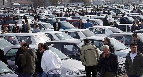 Tek takm lastikler Yedek lastiin yerinde olup olmadn, sonra da durumunu incelemelisiniz. Eer eskimise yenilenmesi gerekeceinden size pazarlk pay kazandrabilir. Ayrca tm lastiklerin tek takm olduundan da emin olun. Ucuz lastikler, aracn sahibinin dier konularda da kestirmeleri tercih ettiini gsterebilir.