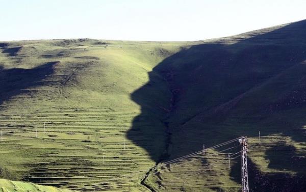 Ardahan'n Damal ilesi Karada srtlarnda beliren ve doal mucize olarak nitelendirilen Atatrk silueti ilgi oda olmaya devam ediyor