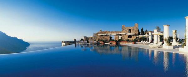 <p>Hotel Caruso, talya </p>  Ravello ehrinin en yksek noktasnda bulunan bu havuz, yine mthi bir da ve deniz manzarasna sahip.