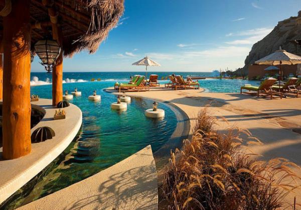 <p>Capella Pedregal Resort, Meksika </p>  Cabo San Lucas ehrindeki havuz yine eitli spa imkanlarna sahip.
