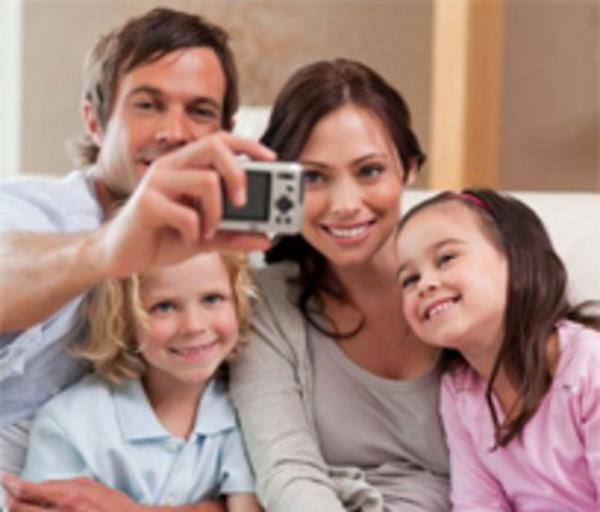 Ev ve i yerinizde size mutlu anlarnz anmsatacak aile ve yer fotoraflar hatrlatclar olsun. Alkanlk olmamas iin bunlar birka haftada bir deitirin.