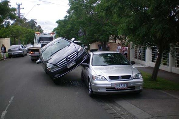 Dnyann deiik yerlerinde yle kazalar oluyor ki armamak elde deil. Baz insanlarn ise rahat tavrlar gzlerden kamyor. te o fotoraflardan bazlar...