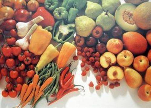 Dondurduunuz sebzelerin uzun bir sre tazeliklerini korumalarn istiyorsanz dondurmadan nce kaynayan su ierisine batrarak 2-3 dakika ok halama yapn, ardndan hemen souk suya tutun. Sular iyice szldkten sonra naylon torbalara doldurup havasn aln ve dondurun.    - Kk ve yapraklar beraber yenilen sebzeler piirilirken nce kkleri ince ince doranp tencereye konulmal. Yapraklar ise daha sonra ilave edilmeli. Bylece besin deerleri kaybolmayacaktr.