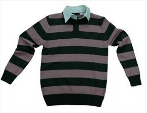 Elbisenize sakz yaprsa, naylon torbann ierisinde buzlua koyun. Bir saat bekletin ve kartn. Kolayca kacaktr.