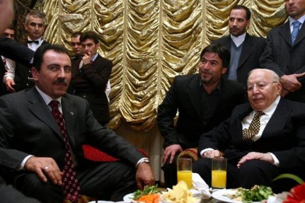BBP Genel Bakan Muhsin Yazcolu, ran Milli Gn dolaysyla dzenlenen resepsiyona Eski Babakan Necmettin Erbakan ile katld. (12.02.2007)