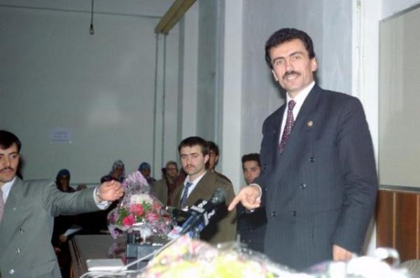 Byk Birlik Partisi (BBP) Genel Sekreteri Muhsin Yazcolu "Milli Birlik- Milli siyaset" konulu konferans verdi (19.11.1993)