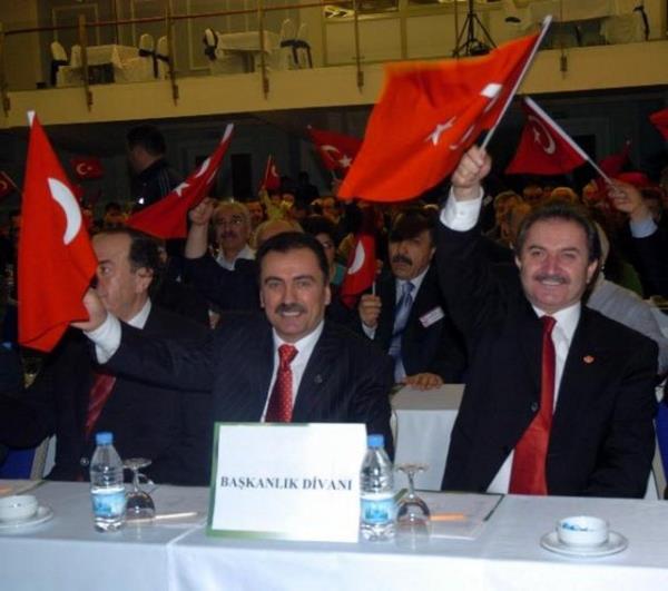 BBP Genel Bakan Muhsin Yazcolu, BBP'nin Manavgat'ta dzenledii Eitim seminerine Ba Danman Namk Kemal Zeybek ile katld. (09.02.2007)