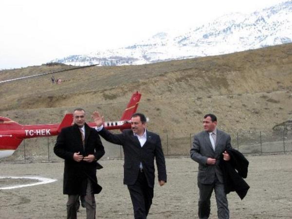 BBP Genel Bakan Muhsin Yazcolu, partisinin Kahramanmara'n alayancerit?da dzenledii mitinge helikopter ile geldi katld. (25.03.2009)