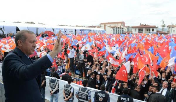 AK Parti Genel Bakan ve Babakan Recep Tayyip Erdoan, Kastamonu mitinginde halkla bulutu. Kastamonu halk mitinge youn ilgi gsterdi. te miting fotoraflar...