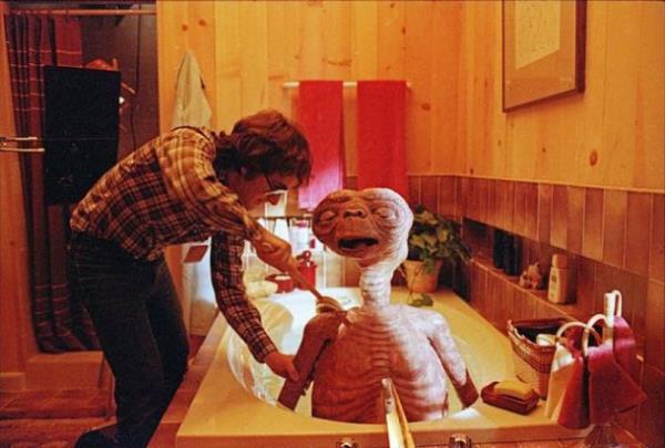 E.T. the Extra-Terrestrial (1982)