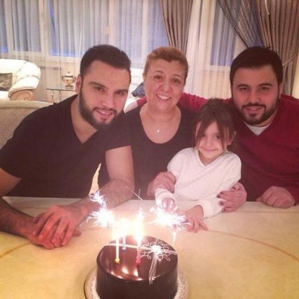 ALAN Prensesimiz 4 yana bast. Annem, yavrular ve yavrusunun yavrusu MERVE BYKSARA Bir gzellik domu iyi ki domu