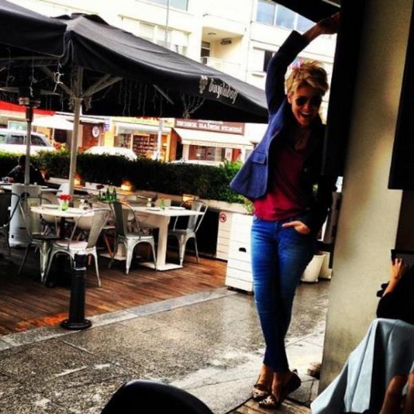 EYDA COKUN Benim delim geldi yamura inat tm enerjisiyle