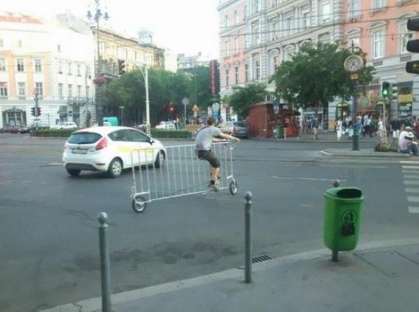 nsan trafie kmak istemeye grsn, bulduu her paraya 2 tekerlek ekleyen mucidin dikkat eken ulam arac.