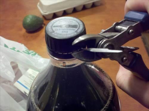 Kenarlarndaki ipi dikkatlice kesin...