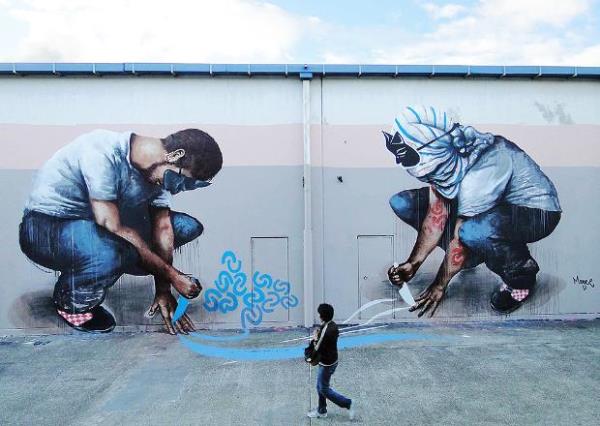 Avustralyal sokak sanats Fintan Magee, dnyann farkl noktalarnda duvarlara brakt dev 'izlerle' biliniyor. Avustralya'nn Yeni Gney Galler eyaletinde dnyaya gelen sanat, kk yalarda Brisbane'e tand ve resme merak sard.