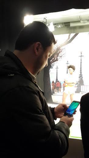 HTC'nin en ok satan telefonu HTC One'n bir st modeli olan M8, 2.3 GHz Snapdragon 801 ilemciden g alyor. 2 GB RAM kullanan cihazn 5 in'lik bir ekran var ve bu sayede 1080x1920 piksel ekran znrlne ulaabiliyor.