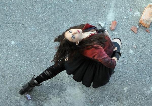 Gen oyuncunun ikiz ablalar Mary Kate ve Ashley de yllar nce henz kk birer ocukken Full House adl diziyle isimlerini duyurdular.