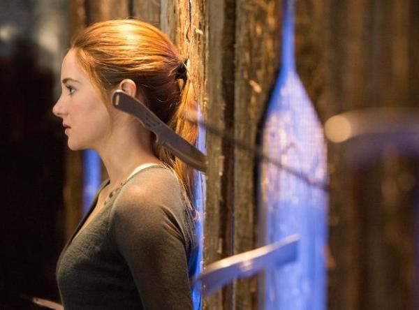 Divergent filminde Shailene Woodley gz doldurdu.