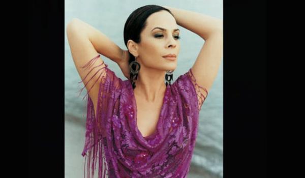 Trkiye'de kumar oynamak yasak olduu iin Kbrs Trk Cumhuriyeti'ne giden Sarolu bir dnem sfr tketmiti.