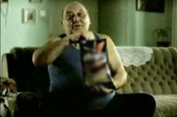 Bu teklifi ilk bata kabul eden Selak, daha sonra fikrini deitirdi ve Sidney'e uakla gitmeyi reddetti.