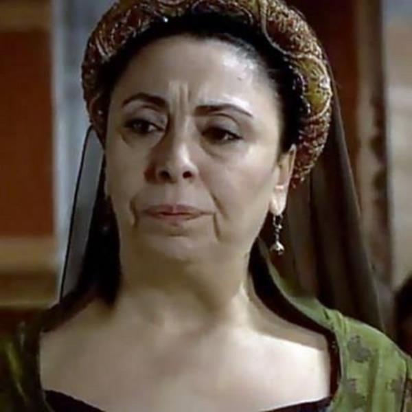 Sema Keik (Daye Hatun)  Aye Hafsa Sultan'n nedimesi, harem hiyerarisinin en st noktasndaki isim, ba haznedar Daye Hatun, intihar ederek diziye veda etti.