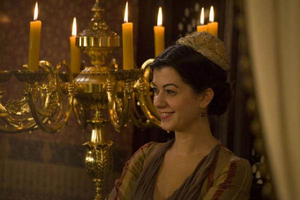 Filiz Ahmet (Nigar Kalfa)  Filiz Ahmet'in canlandrd haremin bakalfas, Pargal brahim'in yasak ak Nigar Kalfa, 101'inci blmde uurumdan atlayarak intihar etti.