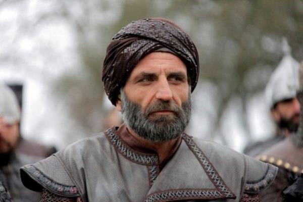 Grkan Uygun (Mimar Sinan)  Kurtlar Vadisi'nin Memati'si Grkan Uygun, Mimar Sinan rolyle 93'nc blm itibaryla kadrodaki yerini ald.