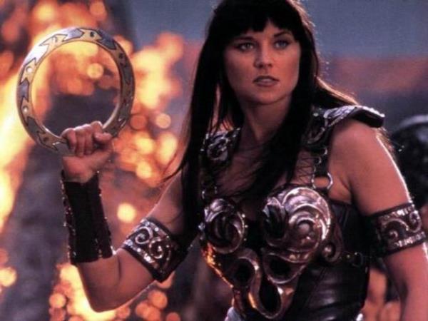 Lucy Lawless Zeyna dizisinde.