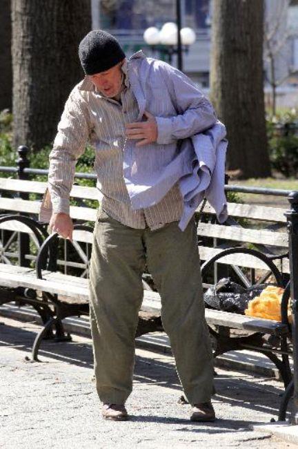 Time out of Mine, dargn olduu kzna ulamaya alan evsiz bir adamn yksn anlatyor.