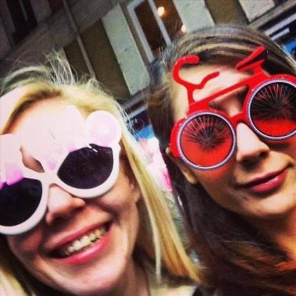 FULYA ZENGNER    Kesinlikle modadan anlyoruz