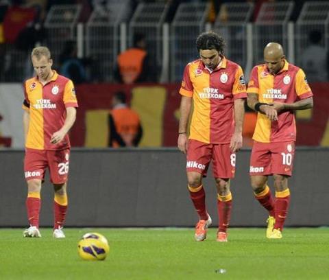 2013 y�l�n�n ilk lig ma��nda Galatasaray, deplasmanda Kas�mpa�a'ya 2-1 kaybederek y�la k�t� bir ba�lang�� yapt�.
