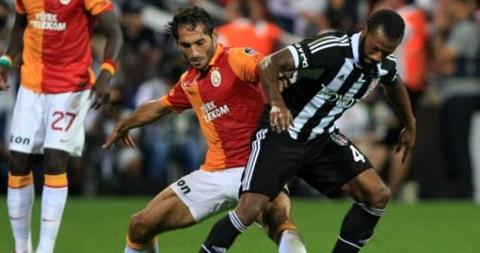 Galatasaray'�n bu sezon oynad��� ilk derbi adeta gol d�ellosu �eklinde ge�ti. TT Arena'da Be�ikta�'� a��rlayan sar� k�rm�z�l�lar, sahadan 3-3'l�k beraberlik ile ayr�ld�.