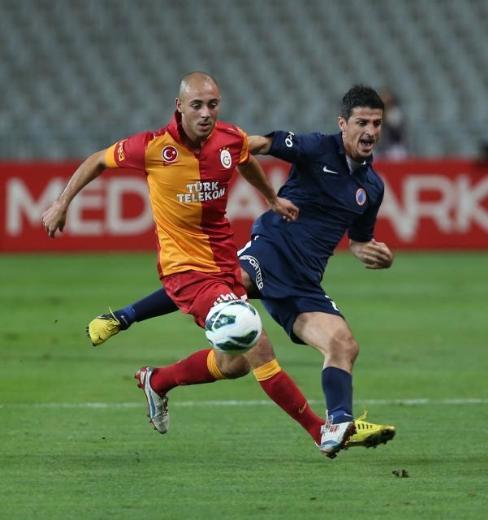 9. ve 10 haftalarda �st �ste al�nan 3'er goll� �stanbul B�B ve Kayserispor galibiyetlerinin ard�ndan Galatasaray'� yine puan kay�plar� ile dolu bir d�nem bekliyordu.