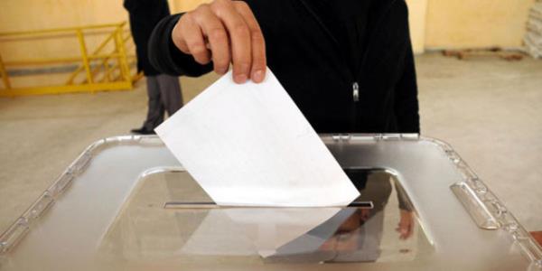 Semenler oylarn il genel meclisi, belediye bakanl, belediye meclis yelii, bykehir belediye bakanl ve muhtarlklar olarak srasna gre kullanacak. Oy pusulalar turuncu, mavi ve mor renkli zarflara konulacak