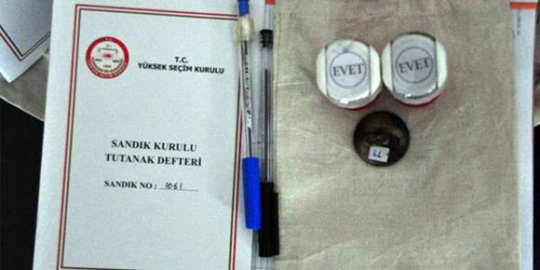 Oy verme ilemi srasnda gebeler, hastalar, engelliler ve yallara ncelik tannacak. Sandk banda semene verecei oy hakknda hi kimse mdahale, telkin ve tavsiyede bulunamayacak. Semenler oylarn kullandktan sonra sandk bandan ayrlacaklar.