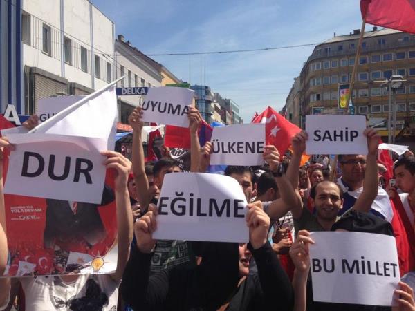 Viyana'da Babakan'a sevgi seli