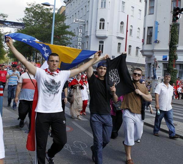 Viyana'da Babakan'a sevgi seli