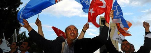 13. Parti merkezinde sonular bekleyen heyecanl partili