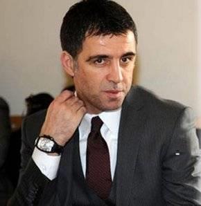 Trk futbolunun sevilen isimlerinde birisiydi fakat Glen rgt ierisinde aktif rol almas Hakan kr'e ok ey kaybettirdi. Yapt aklamalarla byk tepki toplayan kr 30 Mart'n kaybedenlerinde birisi oldu.