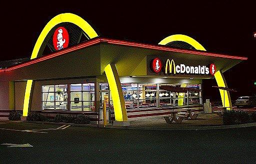 <p><b>Bolivya - McDonald's</b></p>    Yazl bir kanun olmamasna karn halkn gitmeyerek uygulad bir yasaktr. Hala McDonalds'n yasak olduu tek Latin Amerika lkesidir.